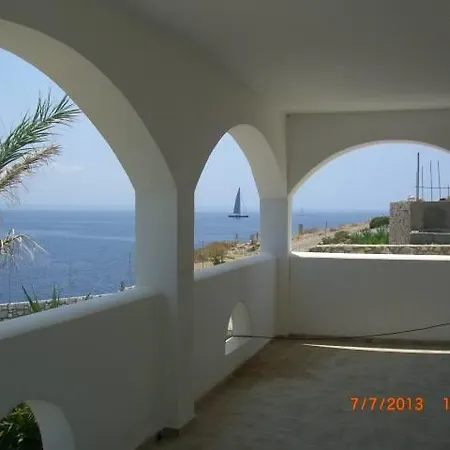Kazonis Apartment